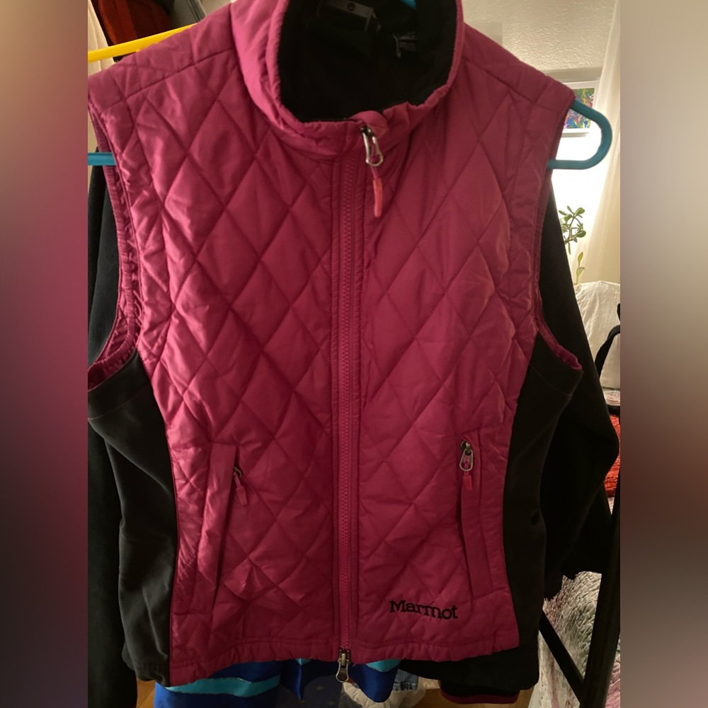 Women’s Marmot vest size s/p
